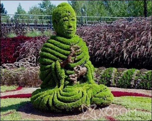 Green sculptures 8